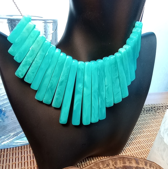 Charming Charlie Faux Turquoise Shard Collar Necklace Silver tone 17"+2"ext - Picture 2 of 9